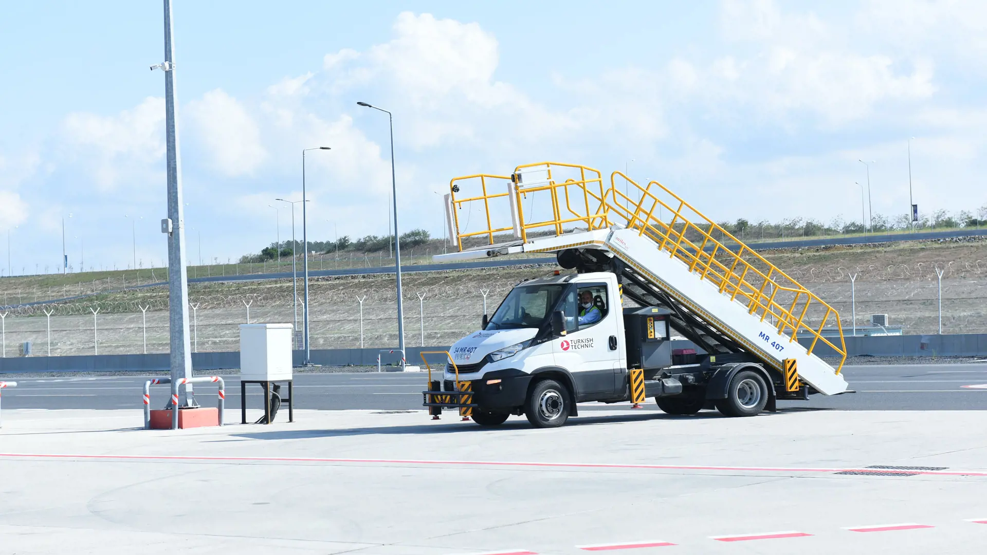 Ladder Maintenance Platform visual 4