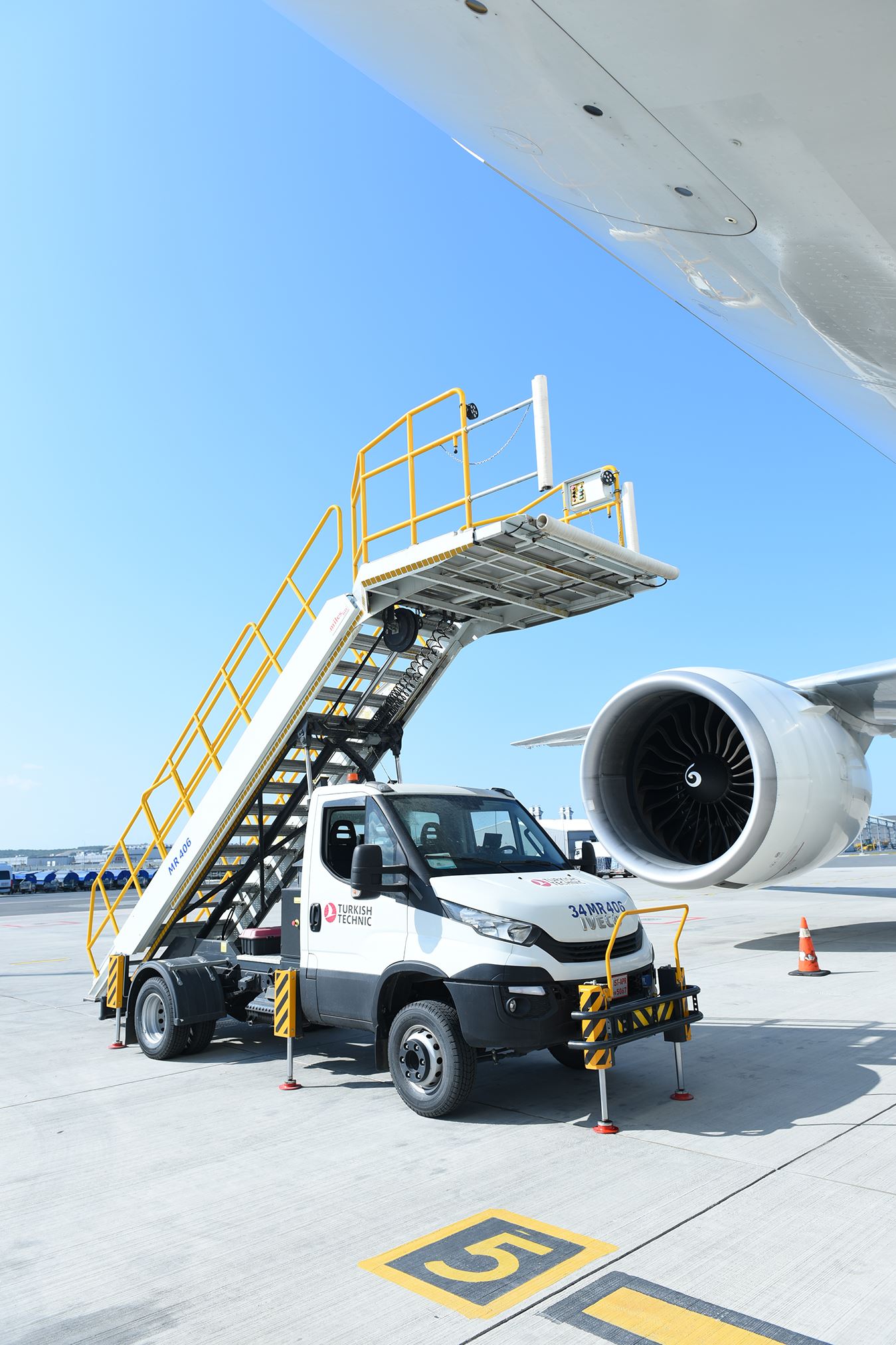 Araç Üstü Merdivenli Bakım Platformu, Servis & Bakım Platformları